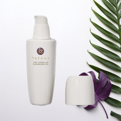 Olejek z Kamelii: Demakijaż, oraz delikatne oczyszczanie bez naruszania bariery hydro - lipidowej.