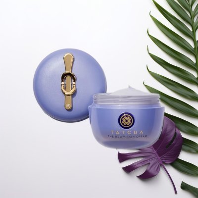 Odkryj nawilżający "raj" z Tatcha dewy skin cream.To Twój klucz do promiennej, zdrowej skóry.